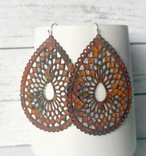 Load image into Gallery viewer, Rust Filigree Earrings