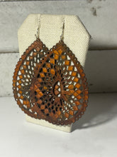 Load image into Gallery viewer, Rust Filigree Earrings