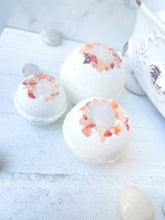 Load image into Gallery viewer, Quartz & Himalayan Salt Bath Bomb