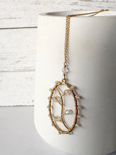 Load image into Gallery viewer, White Cat’s Eye Vine Necklace
