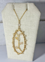 Load image into Gallery viewer, White Cat’s Eye Vine Necklace
