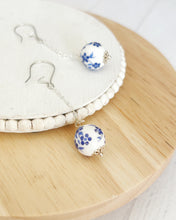 Load image into Gallery viewer, Mutual Curiosity Is Hot Earrings
